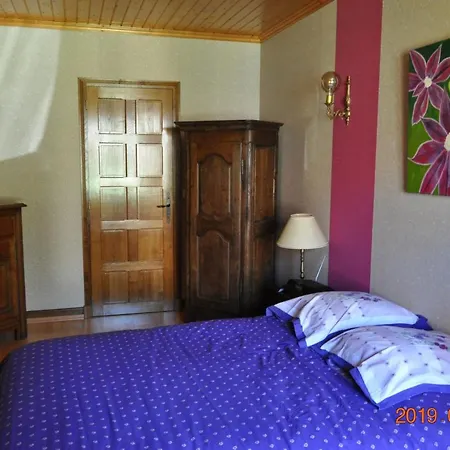 Ma Maison Bleue Alojamento de Acomodação e Pequeno-almoço Saint-Brice-sous-Ranes