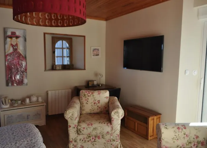 Ma Maison Bleue לינה וארוחת בוקר